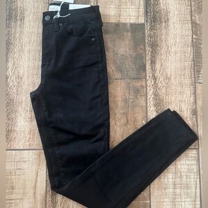 NWT KanCan High Rise Black Non Distressed Skinny Denim Jeans Size 1/24